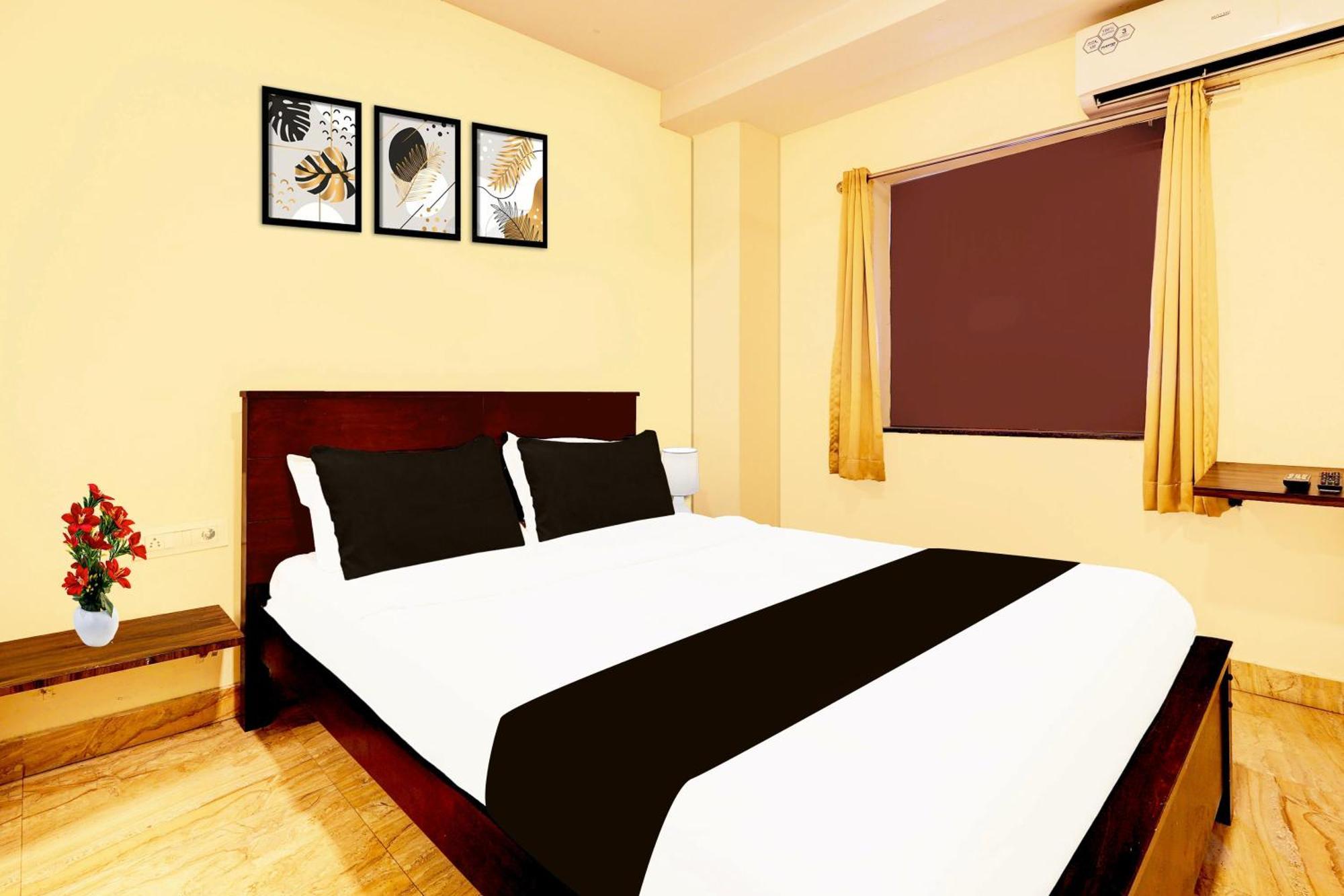 Super Hotel O Mahanadu Formerly Akshaya Bheemas Виджаявада Экстерьер фото