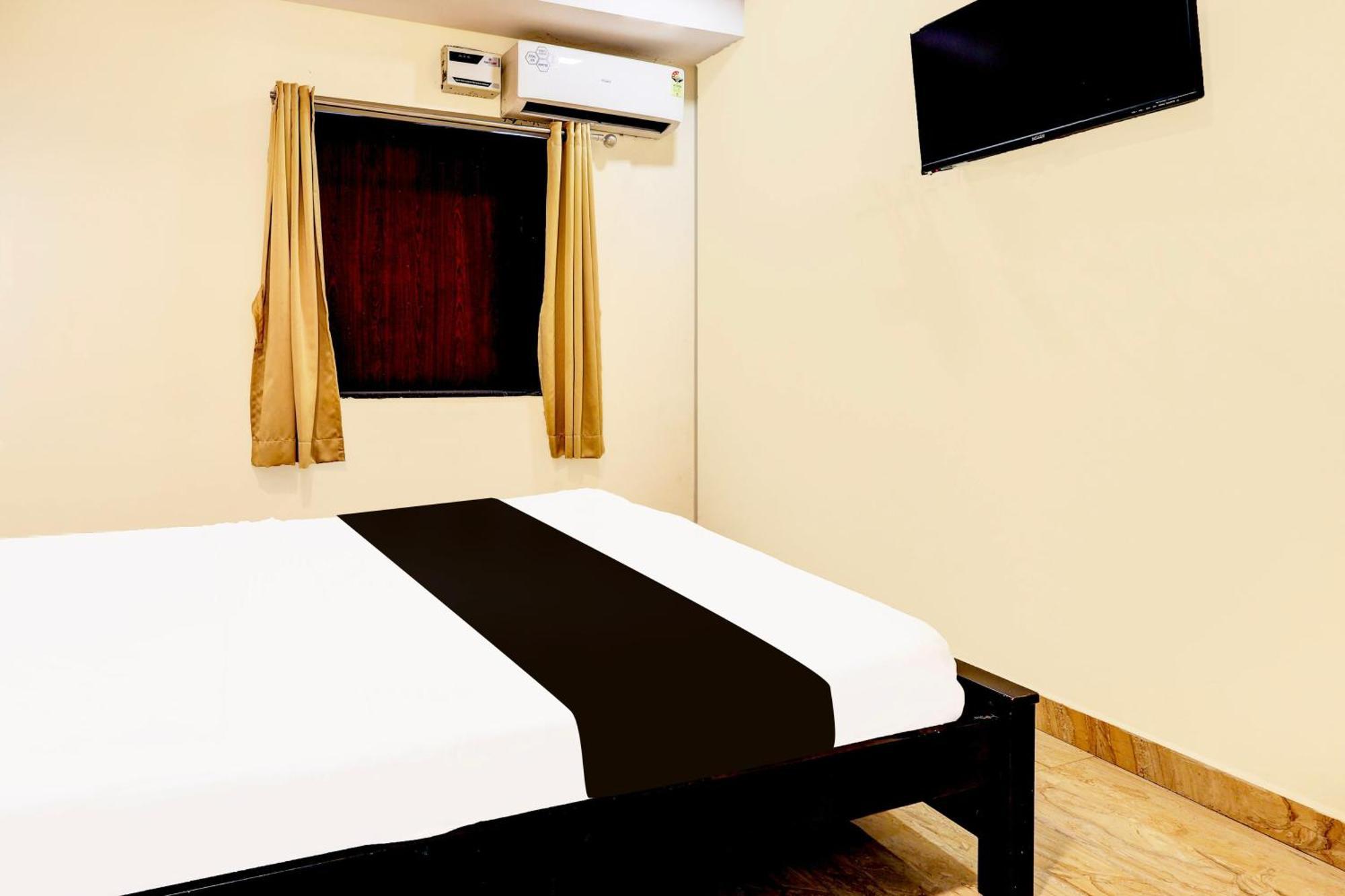 Super Hotel O Mahanadu Formerly Akshaya Bheemas Виджаявада Экстерьер фото