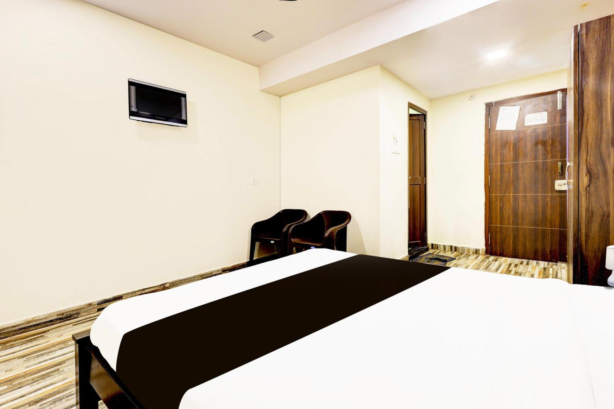 Super Hotel O Mahanadu Formerly Akshaya Bheemas Виджаявада Экстерьер фото