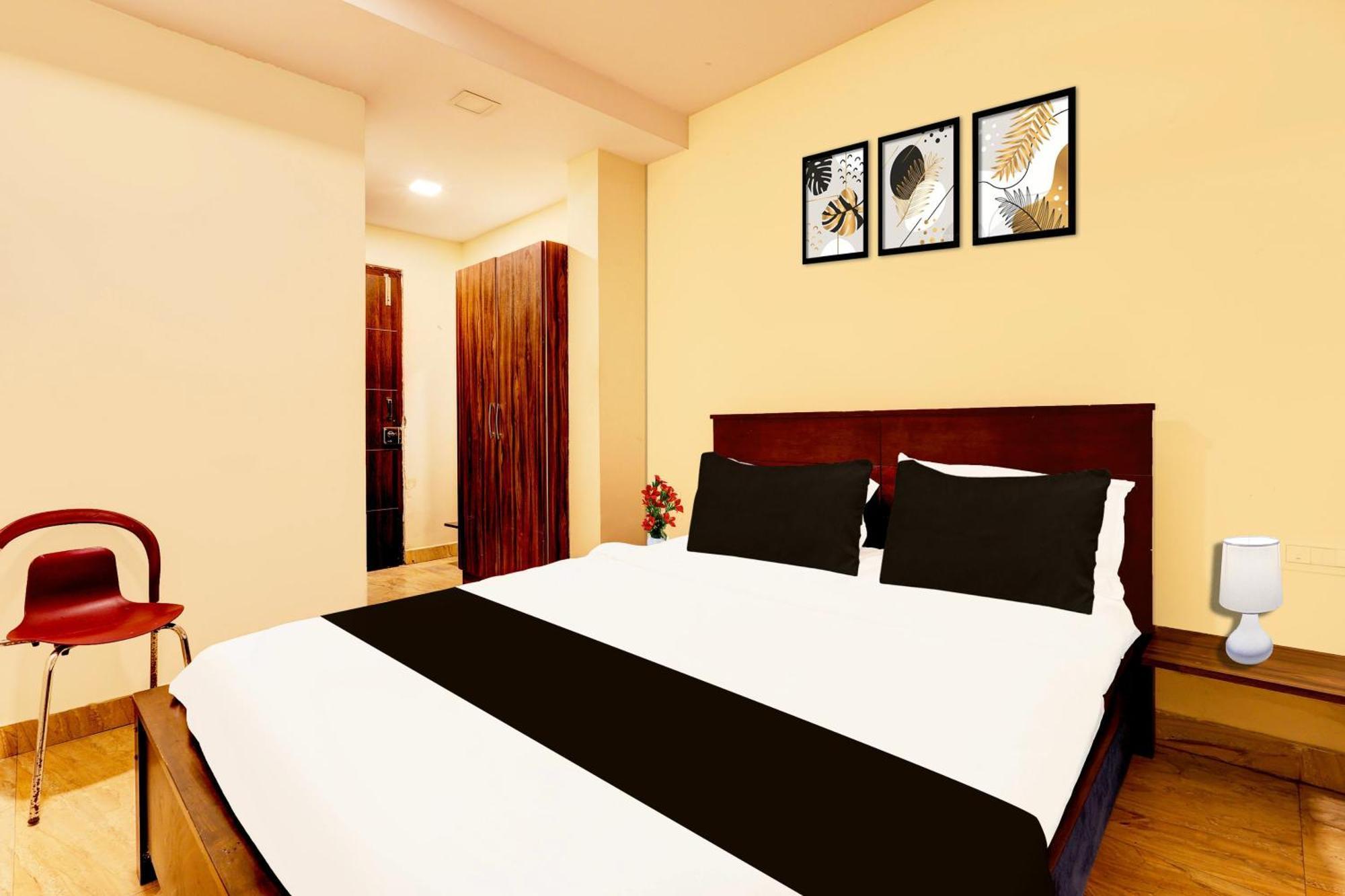 Super Hotel O Mahanadu Formerly Akshaya Bheemas Виджаявада Экстерьер фото