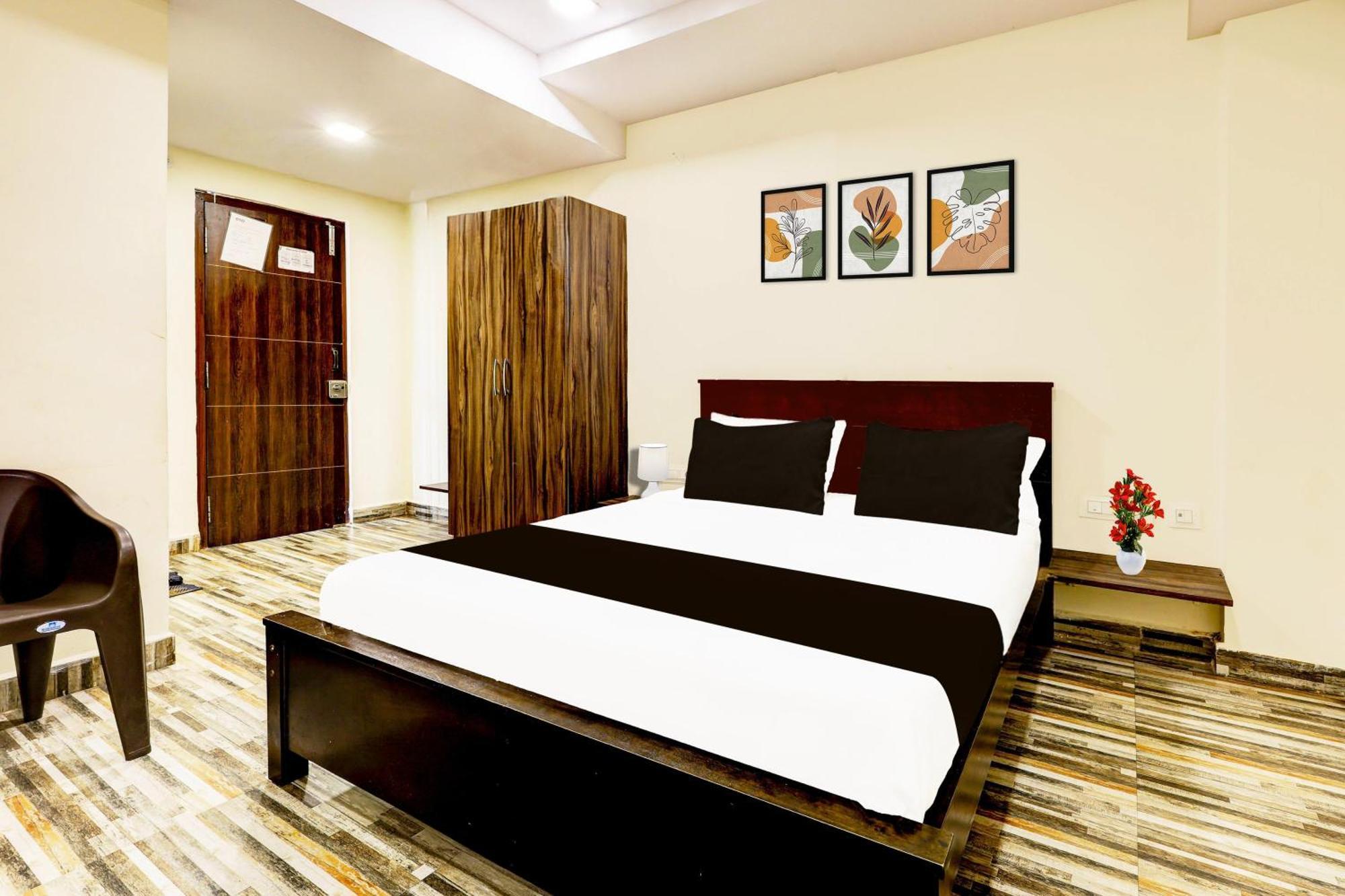 Super Hotel O Mahanadu Formerly Akshaya Bheemas Виджаявада Экстерьер фото
